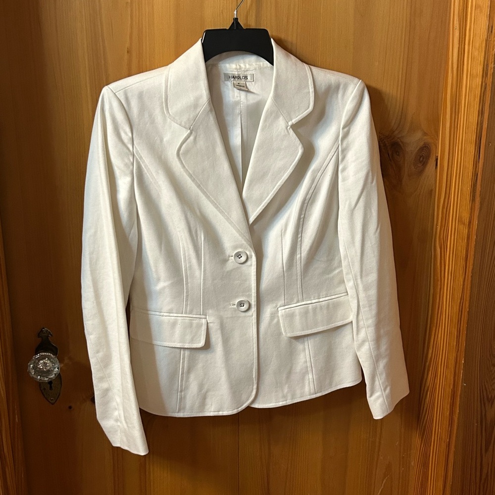 Harold's Women's White Fitted Single-Breasted Blazer